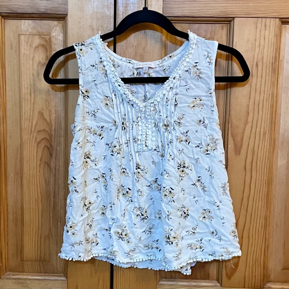 Skies are Blue White Floral Sleeveless Top